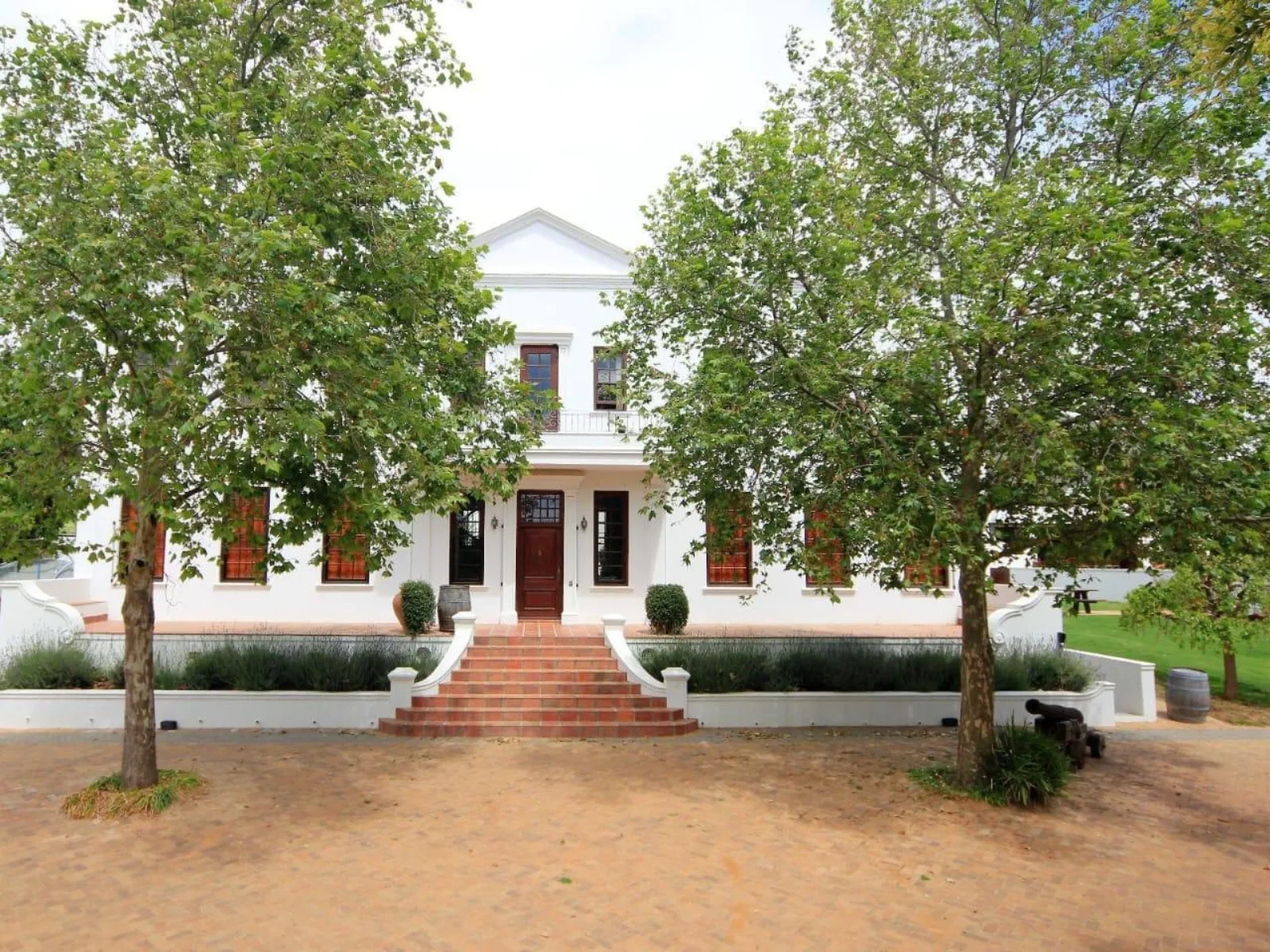 From Cape Town: Stellenbosch Four Estate Full-Day Wine Tour